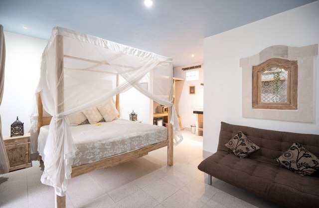 Angel House Ubud; Eco Villa 'Sandat suite' 2 adults