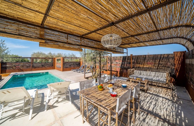 Angela: Rustic villa with private pool located in a very quiet area