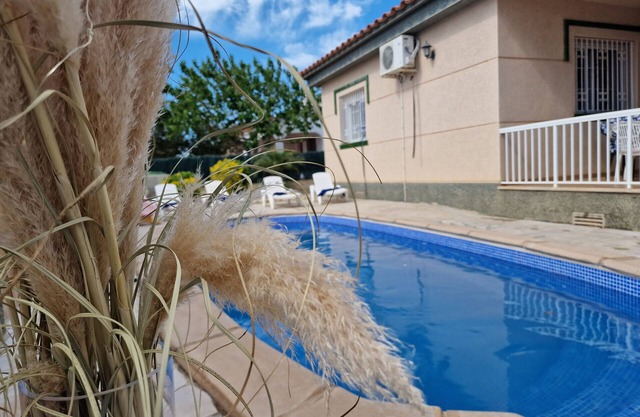 "Angeles"@MARISOL: 210m to the beach, private pool, A/C, WiFi, dog beach
