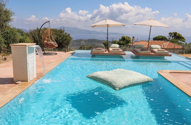ANGIO VILLAS SPA WITH HYDROTHERAPY POOL