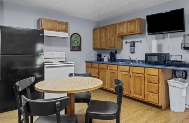 Angler’s Corner at Sam Rayburn Broaddus Tx Rm 1 of 2. Sleeps 5