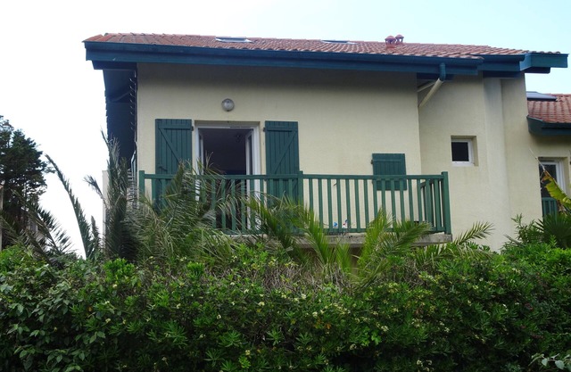 ANGLET, love bedroom, apartment T3, facing GOLF LE PHARE
