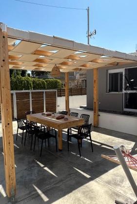 Anissa House