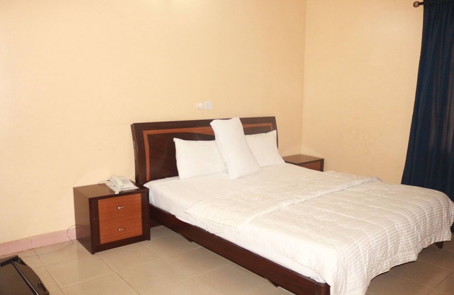 Ann's Haven Hotel & Suites