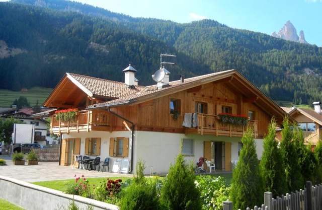 Anna Apartment