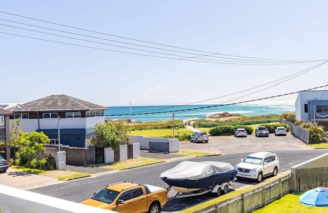 Anna Bay Beach Shack, 44 Ocean Avenue - fantastic 2 storey house with spectacular views