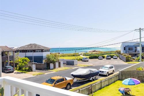 Anna Bay Beach Shack 44 Ocean Avenue fantastic 2 storey house with spectacular views