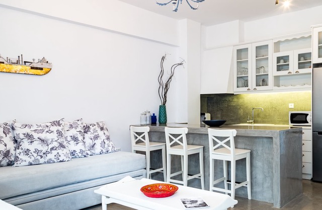 Anna's Sea View Apartment in Kamari