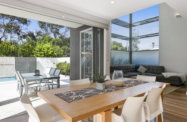 Anna - Superbly Stylish Luxury Townhouse with Private Pool