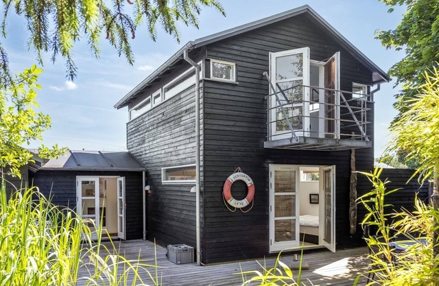"Anouk" - 500m from the sea by Interhome