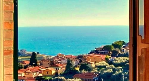 Antica casa in pietra vista mare
