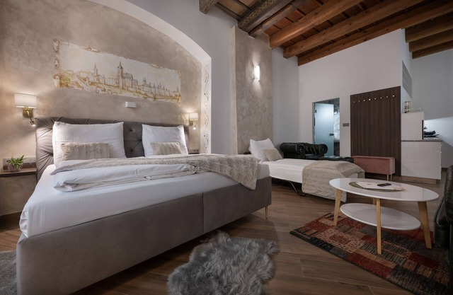 Antonin Dvorak (Single Bedroom Apartment)