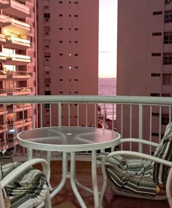 Apê da Mi - 2 min da Praia de Pitangueiras - Guarujá