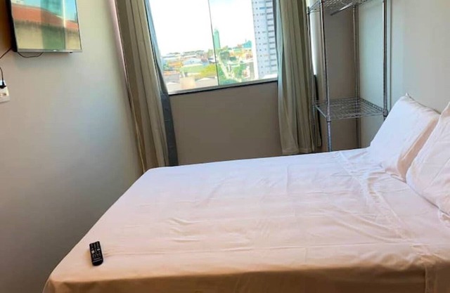 Apartment with Netflix, air and nearby. to the mall