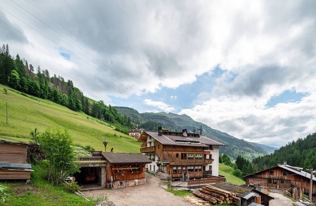 Apartment 'Appartamento La Mirandola Rosso' with Mountain View, Private Terrace and Wi-Fi