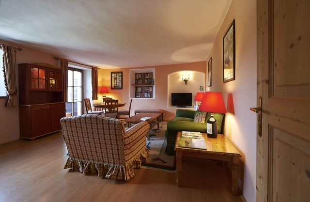 Ap. Schmiedacker, cozy apartment with beautiful terrace and large bathroom