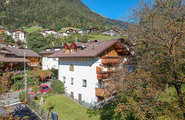 Apartments Hubertus 1, new, ultra-modern, south-facing balcony, WiFi, Netflix, parking lot