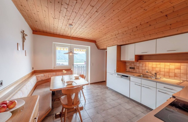 Apartment 'Haus Stolz Schloss Hocheppan' with Mountain View, Wi-Fi and Air Conditioning