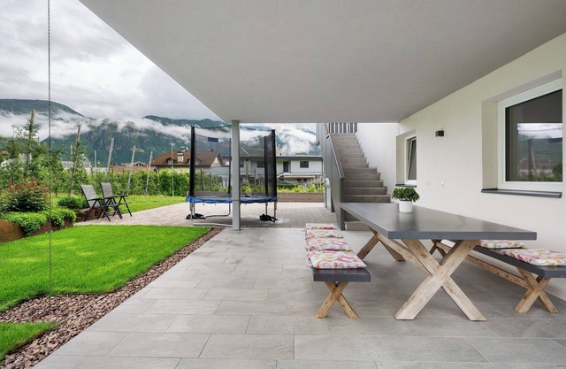 Apartment 'Haus Stolz Wiesenblick' with Mountain View, Wi-Fi and Air Conditioning