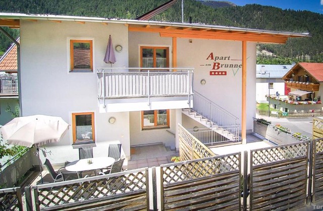 Apart am Brunnen