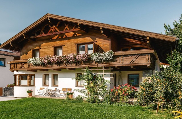 Apart Grazia by Interhome