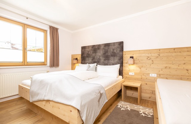 Apart Heim - sunny balcony - next to ski and hiking bus and the Zillertalbahn