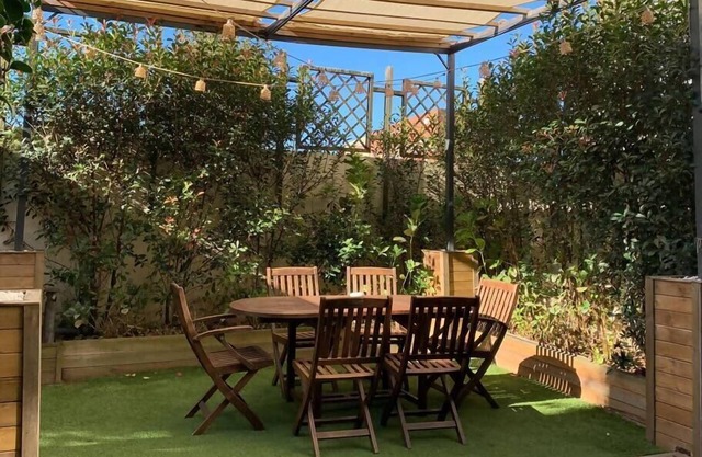 Apart. Manu with garden, swimming pool and mini gym