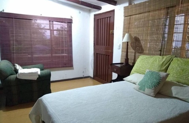 Apart-study in the middle of nature with a view of Cali and the Valle del Cauca.