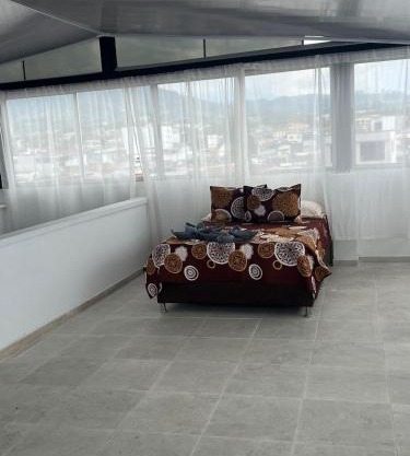 APARTAESTUDIO AMOBLADO EN ZONA ROSA DE DOSQUEBRADAS