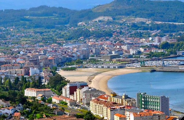 Apartamento a 7 Min. de Playa de la Concha. Frente Estación Trenes Vilagarcia