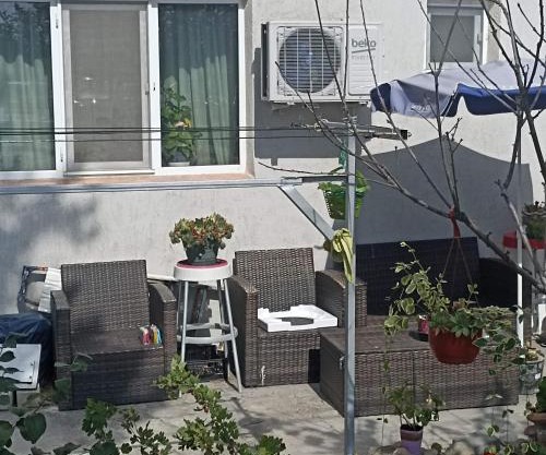 Apartament 2 camere Mangalia, parter-gradinita, 5 min de Portul Turistic