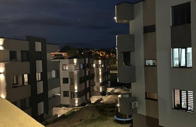 Apartament 3 camere Modern și Confortabil pe Colina Buciumn
