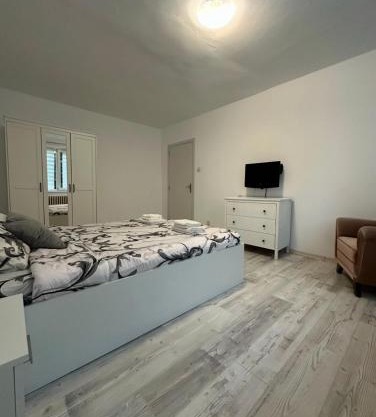 Apartament Cetate