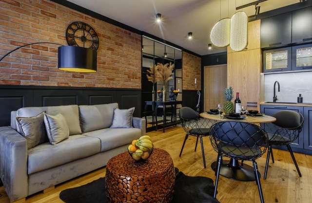 APARTAMENT CHICAGO - stylowy apartament z KLIMATYZACJĄ o bardzo wysokim standardzie w centrum miasta, z prywatnym zadaszonym parkingiem - IZBY PODHALAŃSKIE