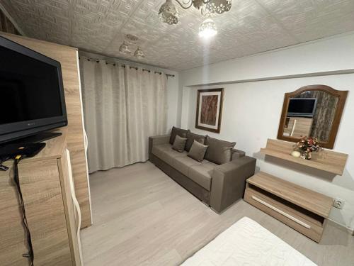 Apartament cochet cu 3 camere