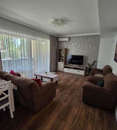 Apartament Modern lângă Plajă