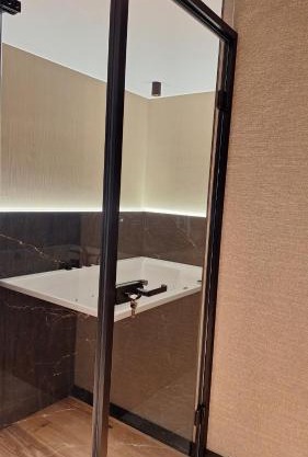 Apartament Premium z jacuzzi nad Zegrzem
