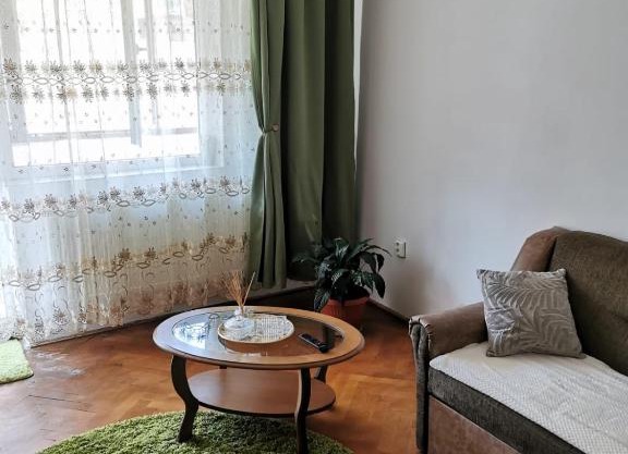 Apartament Sub Cetate
