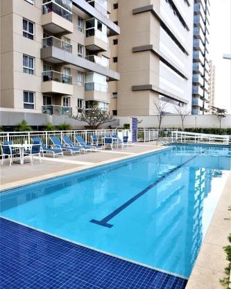 Apartamento 1604 no Bosque com um quarto sala cozinha completa e uma vaga de garagem