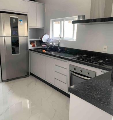 Apartamento 3 suítes a 100m do mar