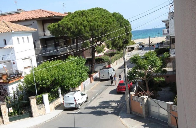 APARTAMENTO A 120 METROS DE LA PLAYA