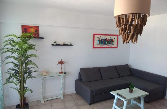 APARTAMENTO ACOGEDOR CON VISTAS AL MAR
