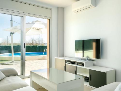 Apartamento acogedor con piscina y jardín privados en Figueres - ES-228-115