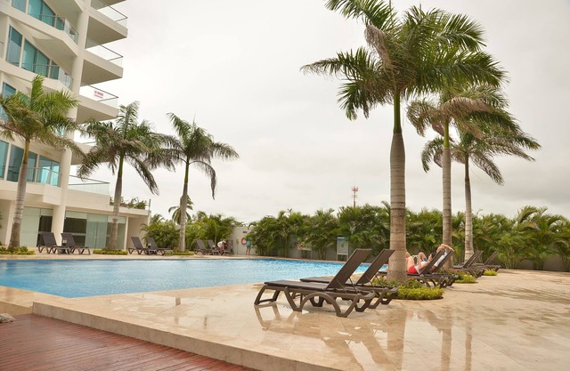 APARTAMENTO AMPLIO 3 ALCOBAS FRENTE PLAY
