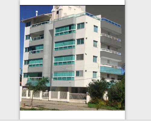 Apartamento Cobertura PALMAS DO ARVOREDO para 7 pessoas a 250m do mar com terraço e vista maravilhosa
