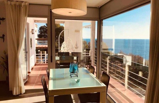 Apartamento Cala Salionç Playa frente a la playa