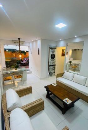 Apartamento com varanda Gourmet na praia da enseada