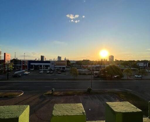 Apartamento completo ao lado praça dos girassóis