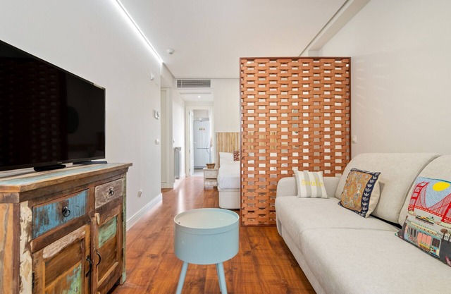 apartamento con garaje y piscina en vallecas de alquiler temporal