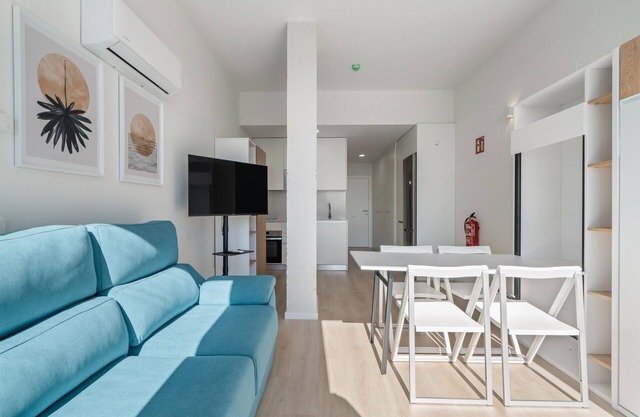 apartamento con piscina y garaje de alquiler temporal